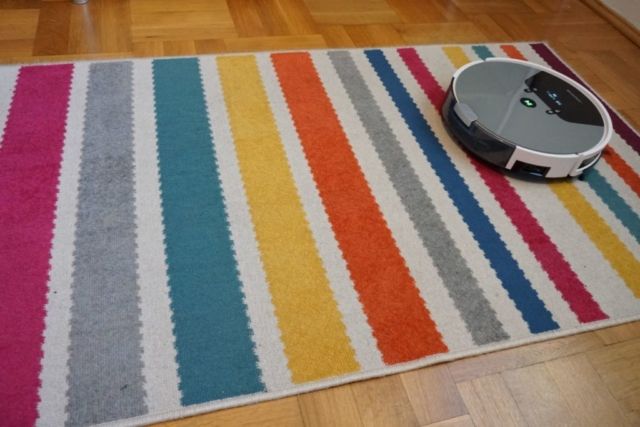 Robot sprzątający Silvercrest dywan